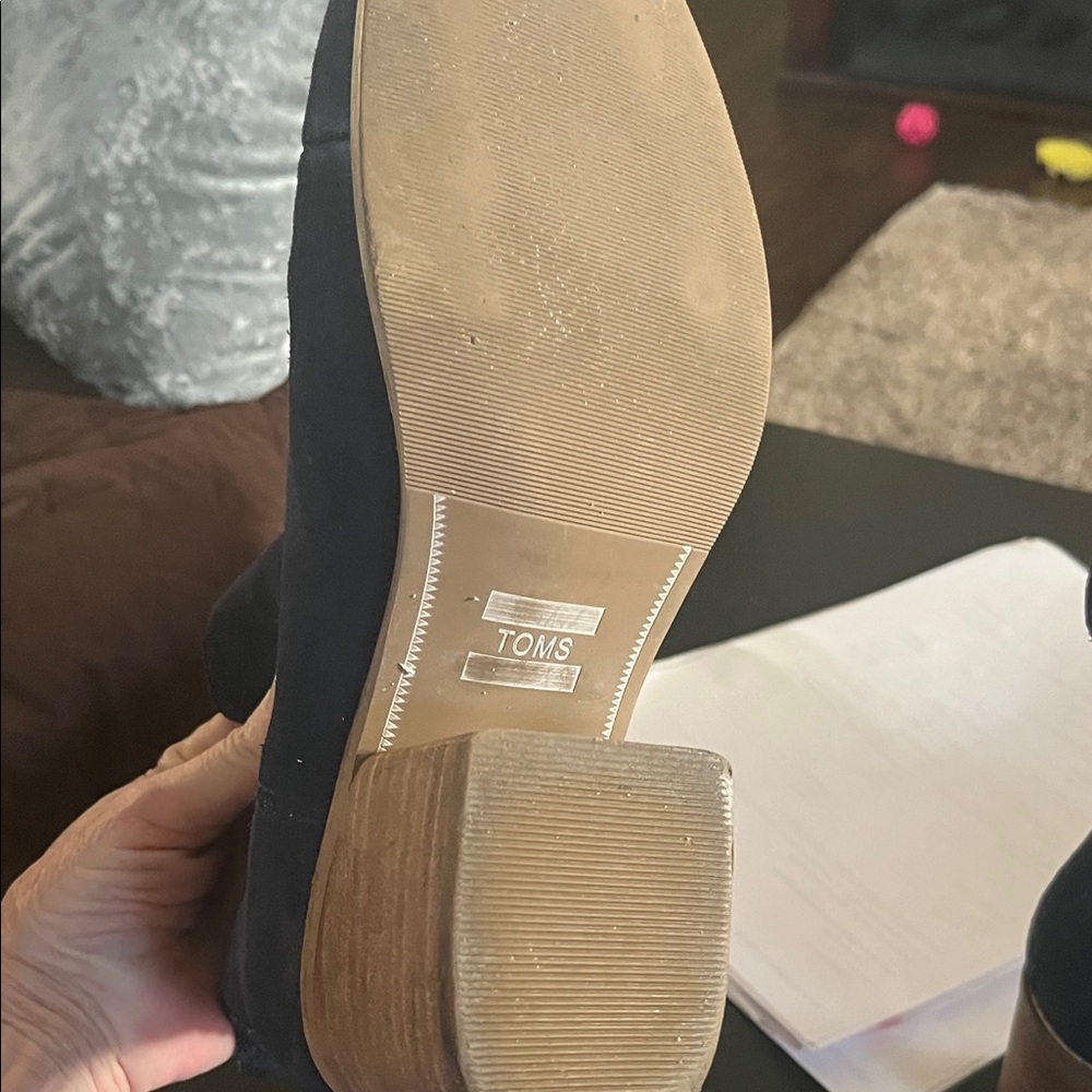 Tom's suede Navy Ankle Boots like new - Picture 4 of 8